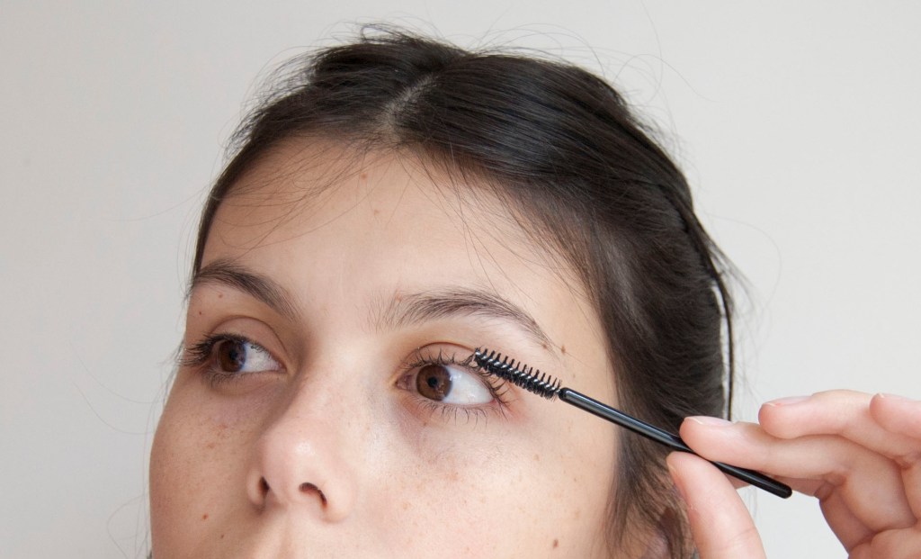 Fortalece tus pestañas con este&nbsp;truco