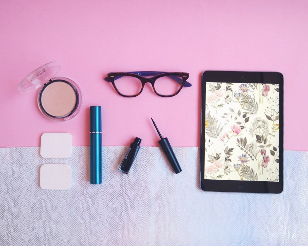 ¿Usas gafas? Lee estos consejos para&nbsp;maquillarte