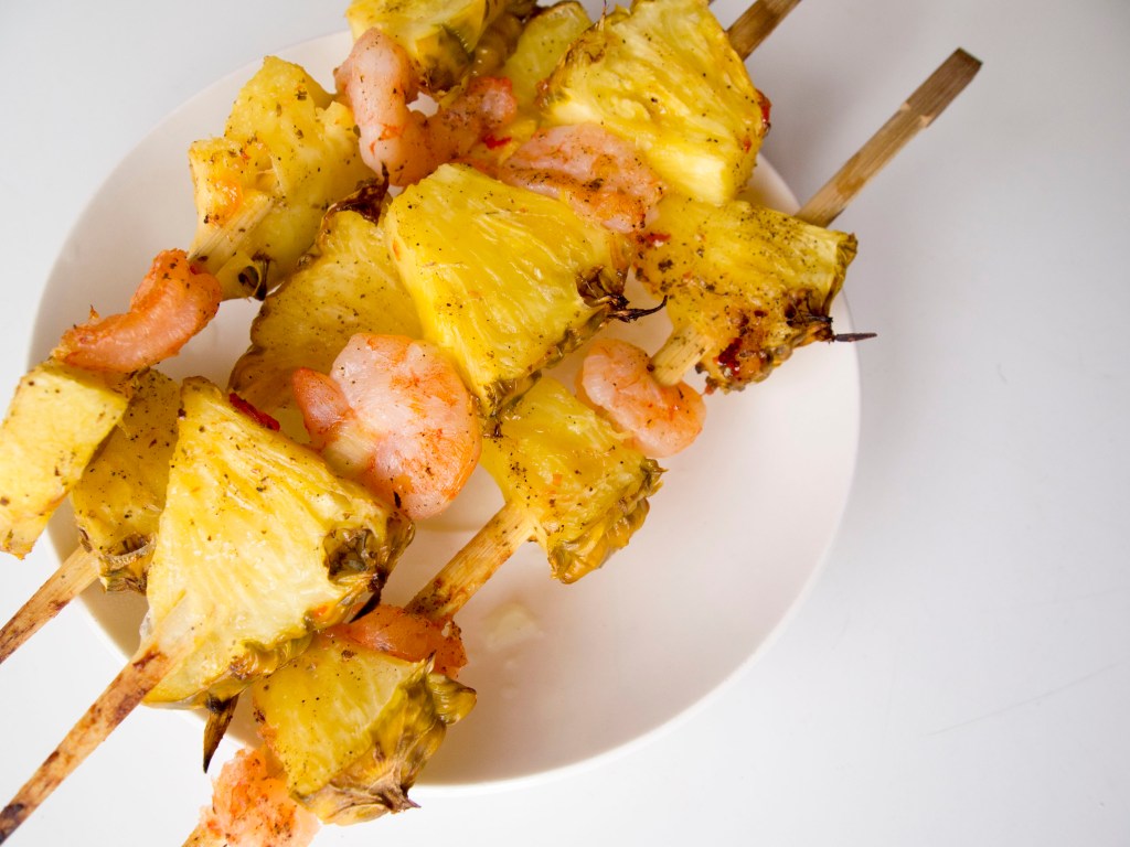 Brochetas hawaianas