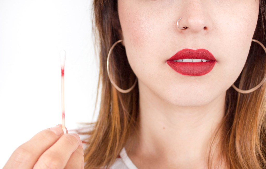 Probamos un truco para aplicarse el labial ¡y nos&nbsp;encantó!