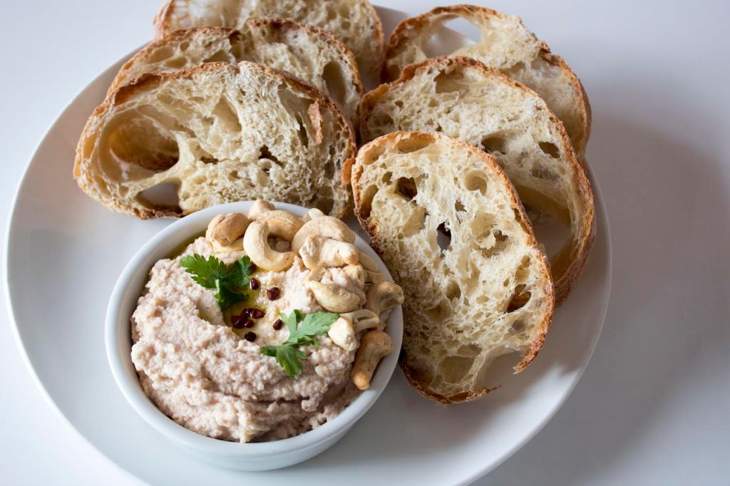 Probamos el hummus de&nbsp;Mucho